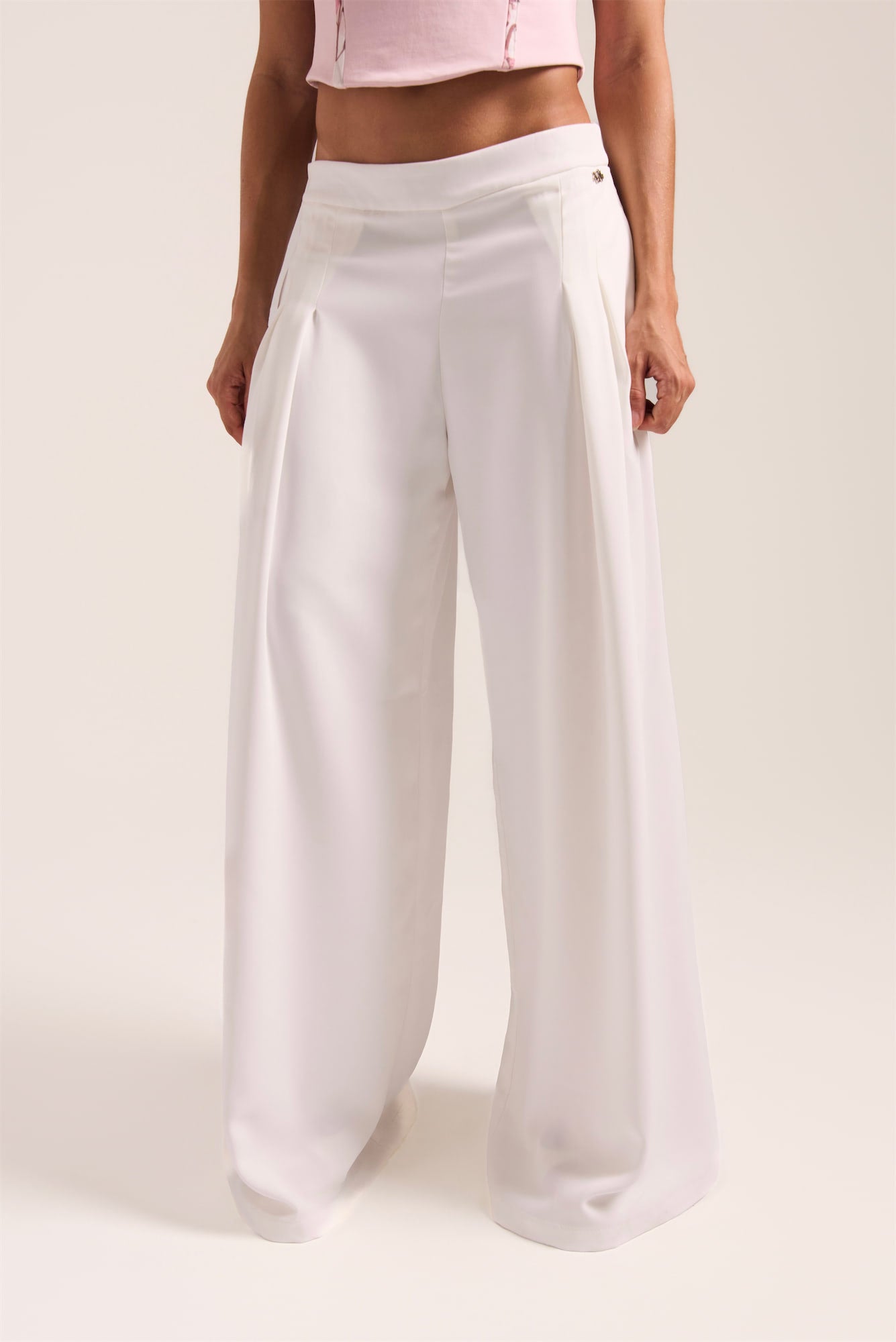 TONIA PANT